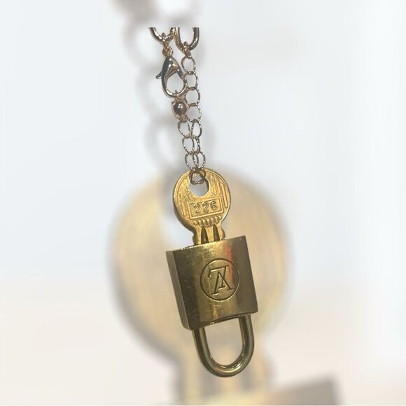 Gold LV Lock and Key Louis Vuitton #226 - Picture 1 of 9